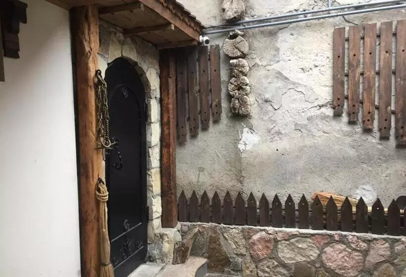 ペンション Tatul Guest House