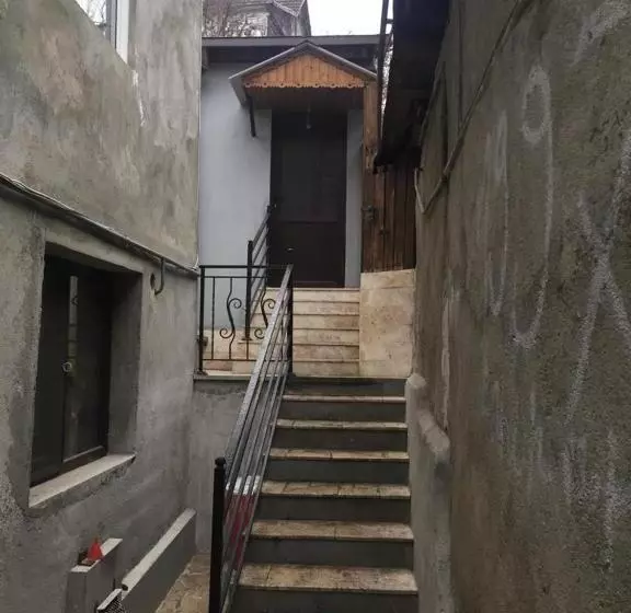 ペンション Tatul Guest House