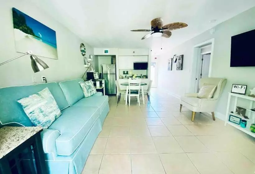 Condo In Waterfront Resort With Balcony Close To Beaches Free Bikes