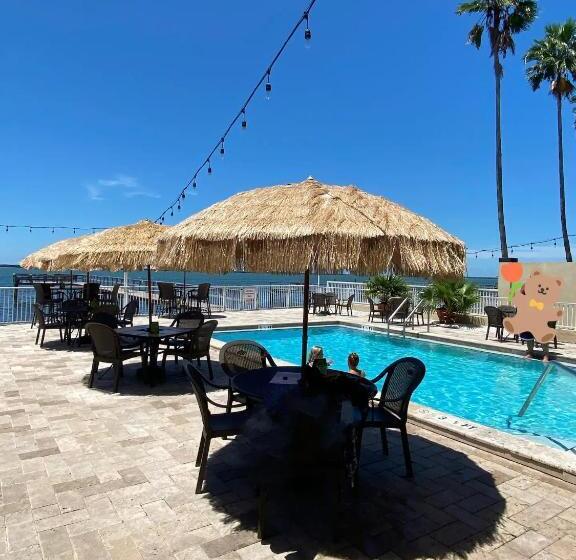 Condo In Waterfront Resort With Balcony Close To Beaches Free Bikes