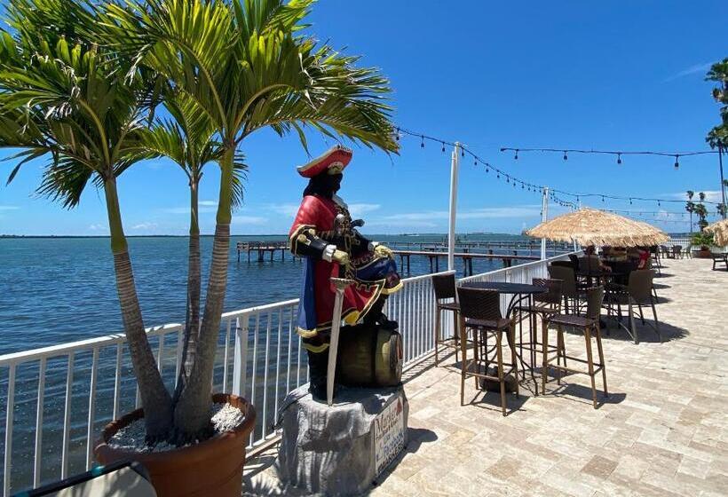 Condo In Waterfront Resort With Balcony Close To Beaches Free Bikes