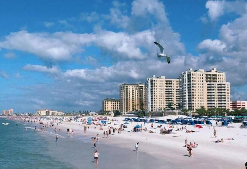 Condo In Waterfront Resort With Balcony Close To Beaches Free Bikes