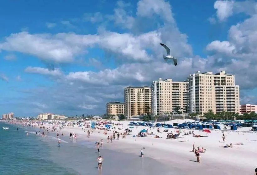 Condo In Waterfront Resort With Balcony Close To Beaches Free Bikes