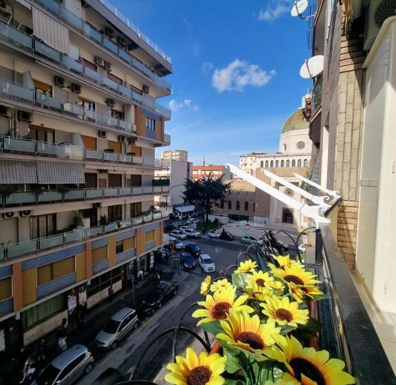 تختخواب و صبحانه Dodo & Fofo