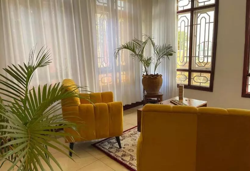 تختخواب و صبحانه The Jewel And The Lake