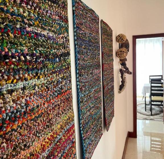 تختخواب و صبحانه The Jewel And The Lake