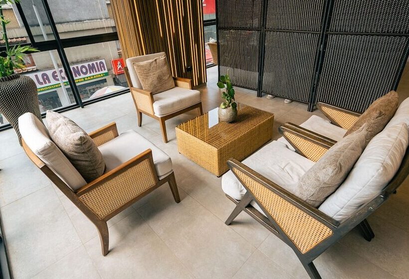 هتل Balmoral Plaza