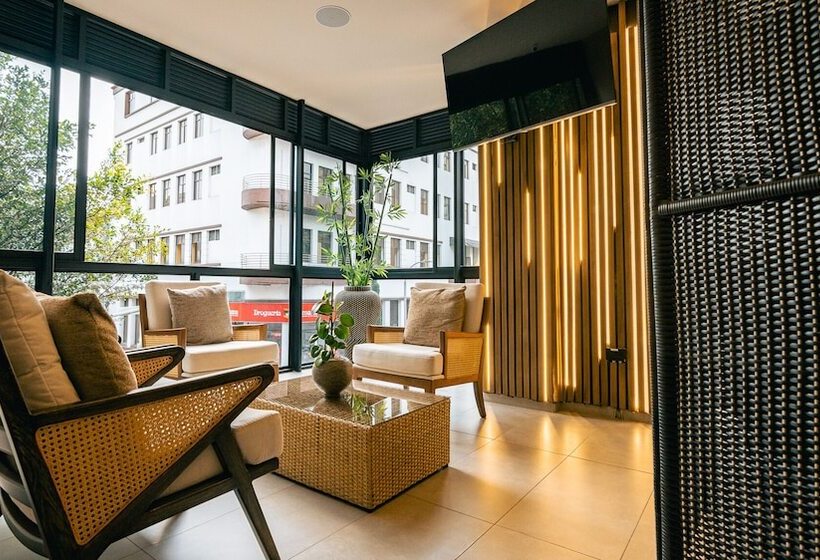 هتل Balmoral Plaza