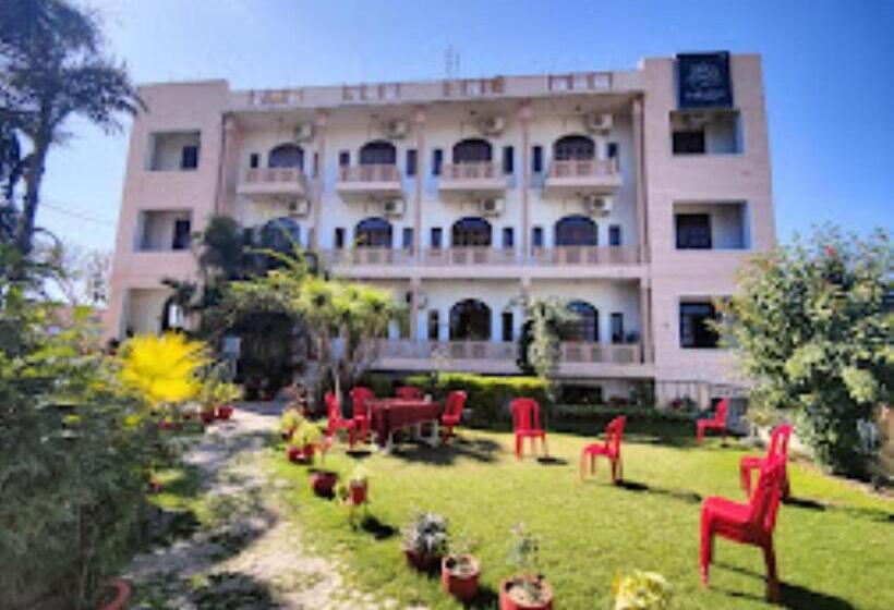 בית מלון כפרי Fort View, Tikamgarh