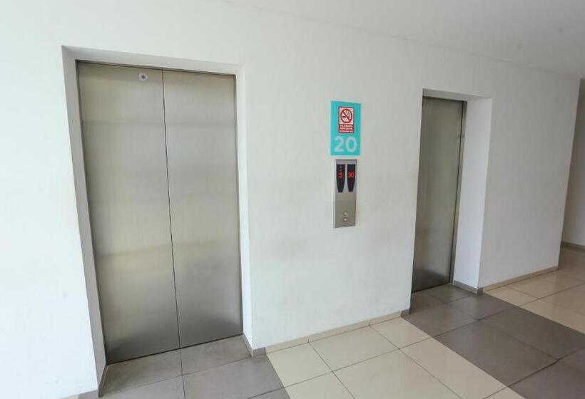 Отель Oyo 93432 Tree Room