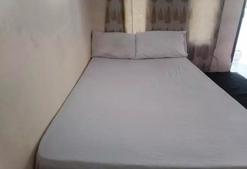 ホテル Oyo 93435 Yuda Family Homestay