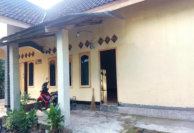 Hotel Oyo 93435 Yuda Family Homestay