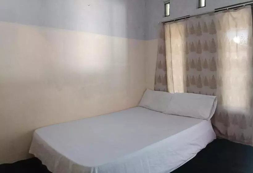 ホテル Oyo 93435 Yuda Family Homestay