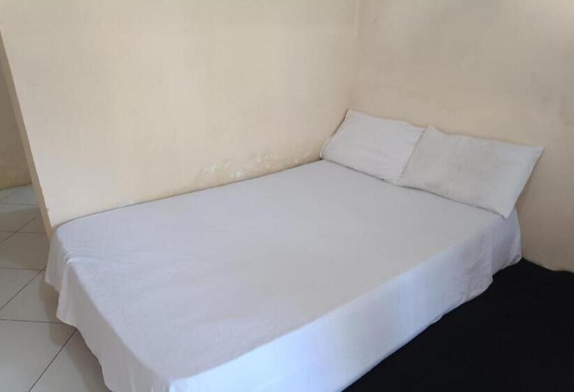 Hotel Oyo 93435 Yuda Family Homestay