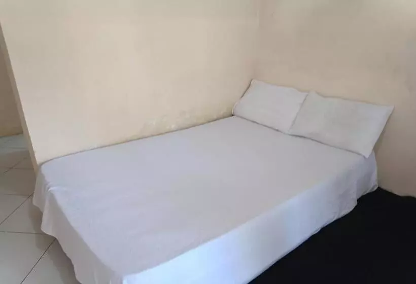 ホテル Oyo 93435 Yuda Family Homestay