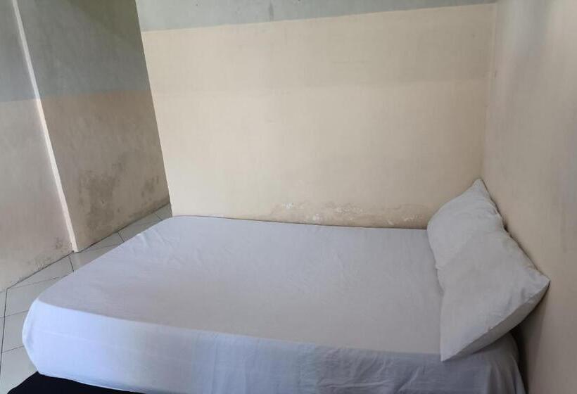 Hotel Oyo 93435 Yuda Family Homestay