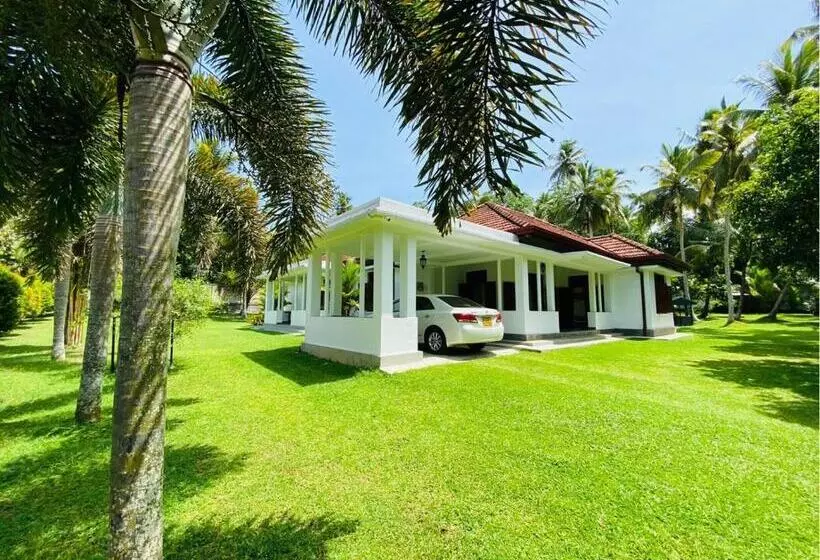 هتل Terance Bungalow