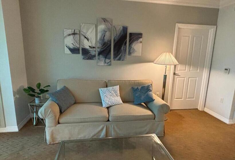 Panorama Vista Suite 1br 2ba, Full Kitchen, Strip View, Balcony, Corner Unit