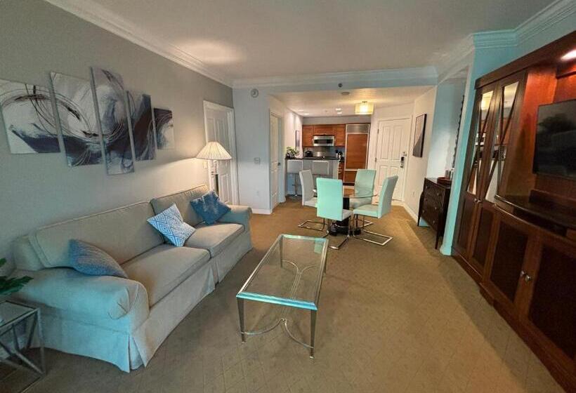 Panorama Vista Suite 1br 2ba, Full Kitchen, Strip View, Balcony, Corner Unit