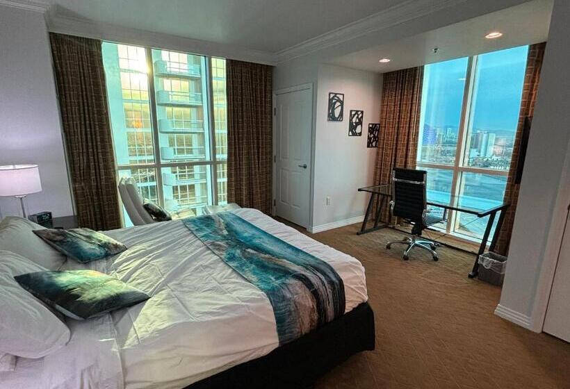 Panorama Vista Suite 1br 2ba, Full Kitchen, Strip View, Balcony, Corner Unit