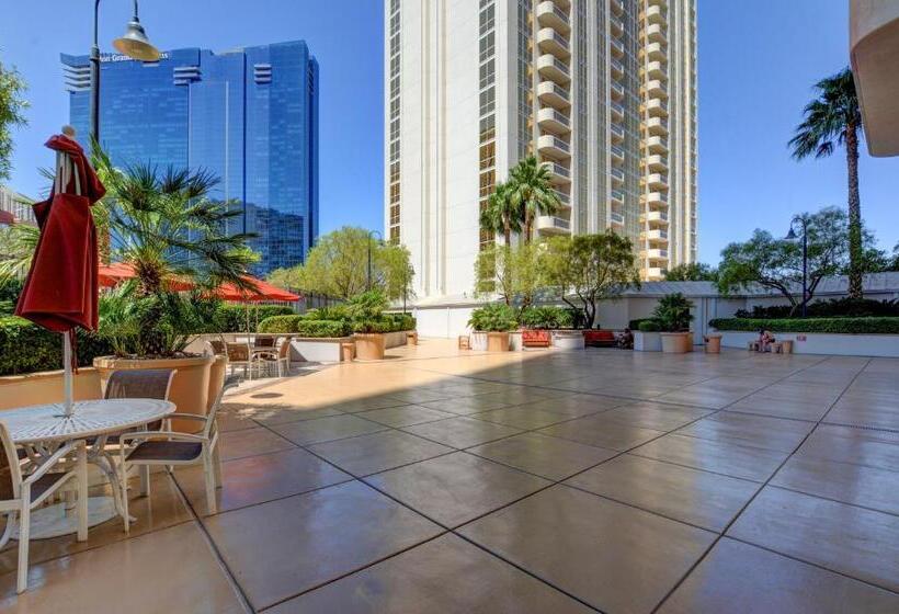 Panorama Vista Suite 1br 2ba, Full Kitchen, Strip View, Balcony, Corner Unit