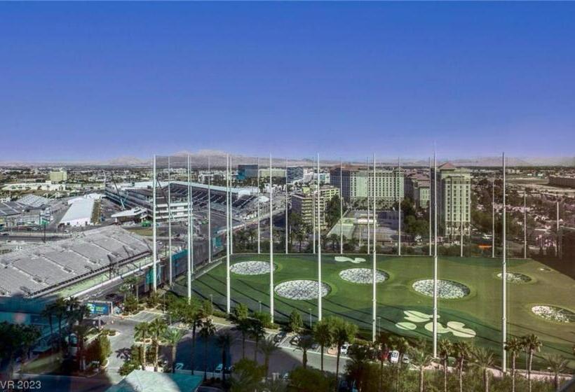 Panorama Vista Suite 1br 2ba, Full Kitchen, Strip View, Balcony, Corner Unit