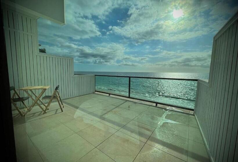 پانسیون 1 Corcega Beachfront Suites