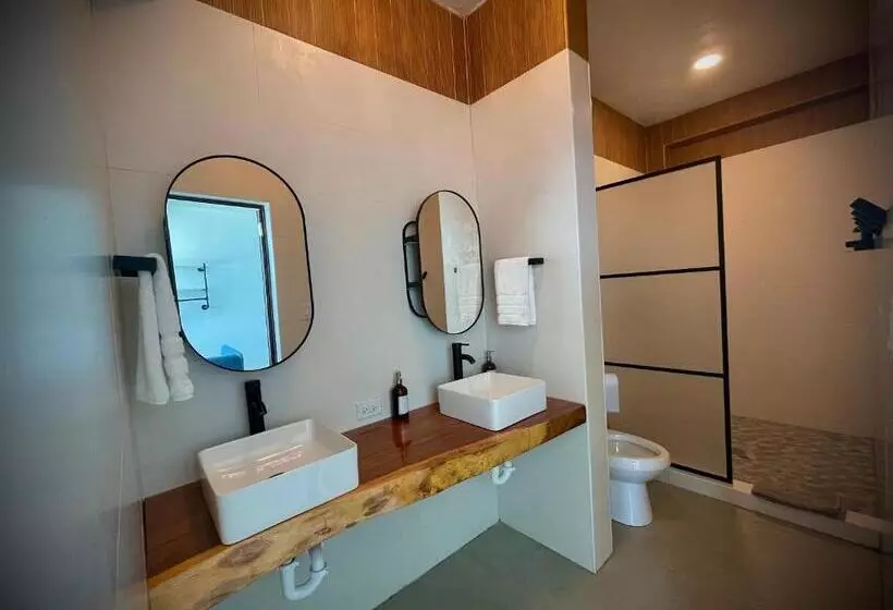 پانسیون 1 Corcega Beachfront Suites