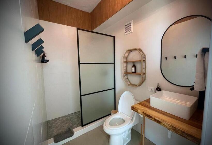 پانسیون 1 Corcega Beachfront Suites