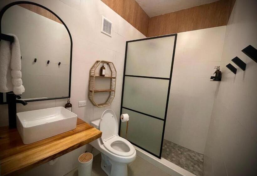 پانسیون 1 Corcega Beachfront Suites