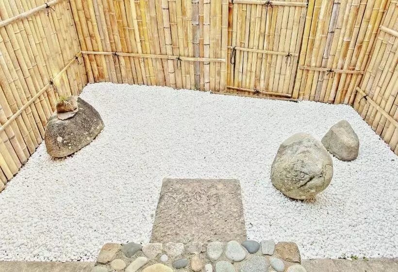 ペンション Guesthouse & Sauna 杜（mori）