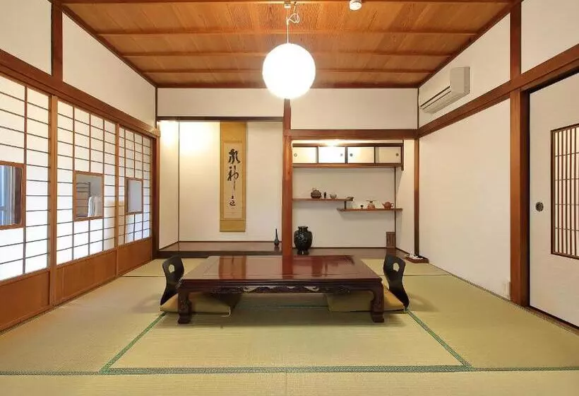 ペンション Guesthouse & Sauna 杜（mori）