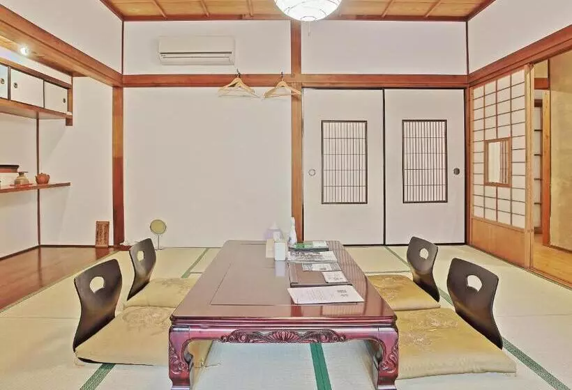 ペンション Guesthouse & Sauna 杜（mori）