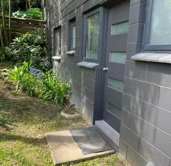 Majatalo Huriana Place