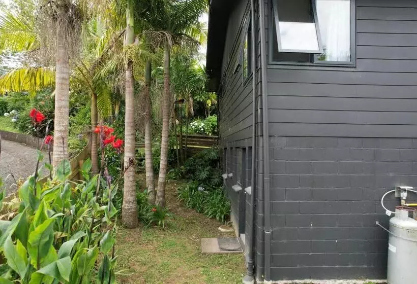 Majatalo Huriana Place