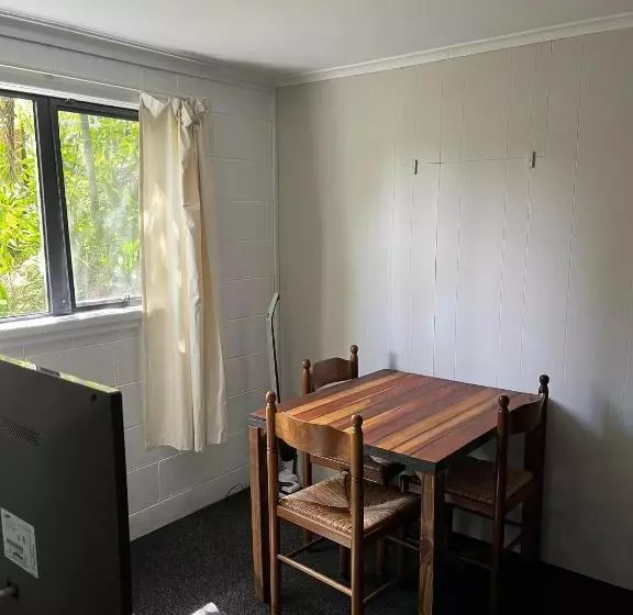 Majatalo Huriana Place