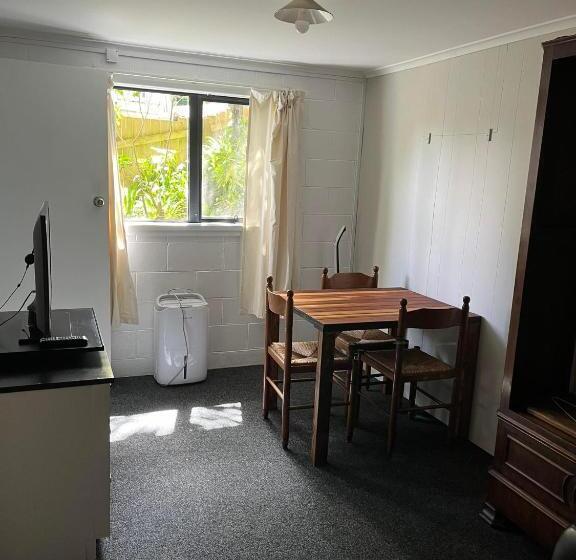 بنسيون Huriana Place