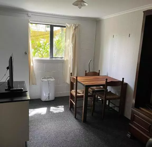 Majatalo Huriana Place