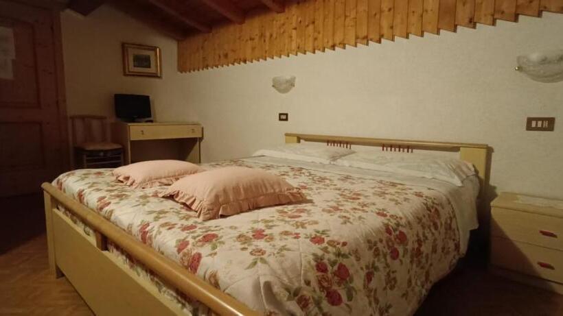 پانسیون Pizzeria Marmolada Camere