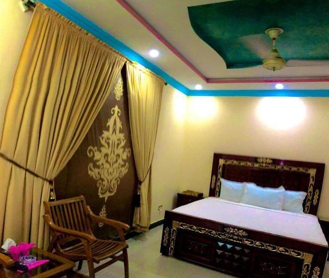 پانسیون Royal Inn