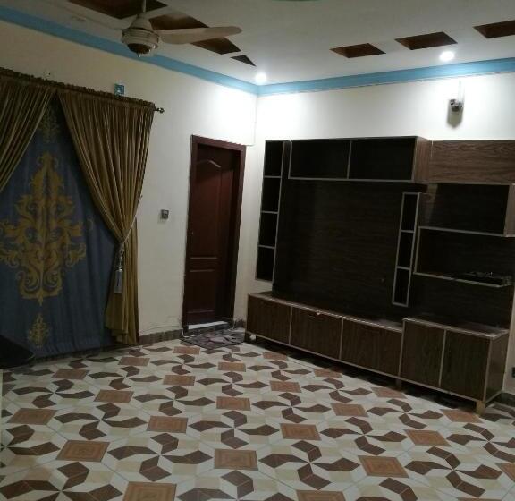 پانسیون Royal Inn