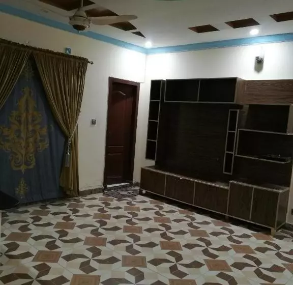 پانسیون Royal Inn