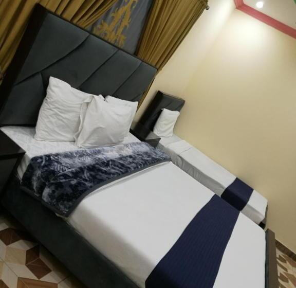 پانسیون Royal Inn