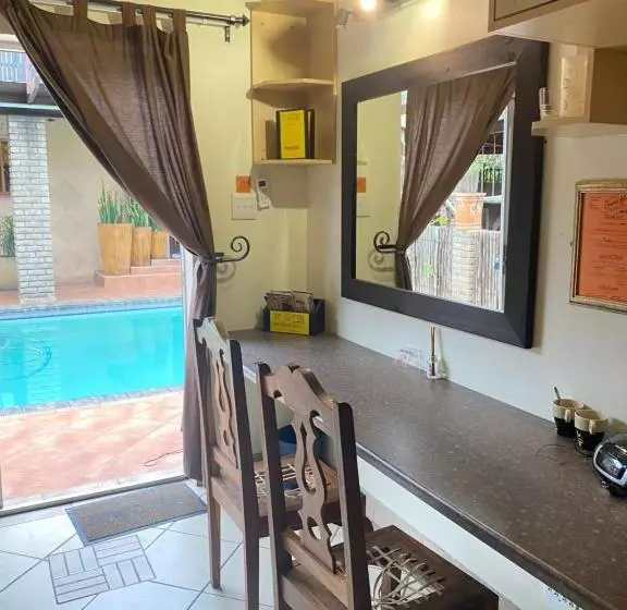 ペンション Serengeti Sands Guesthouse