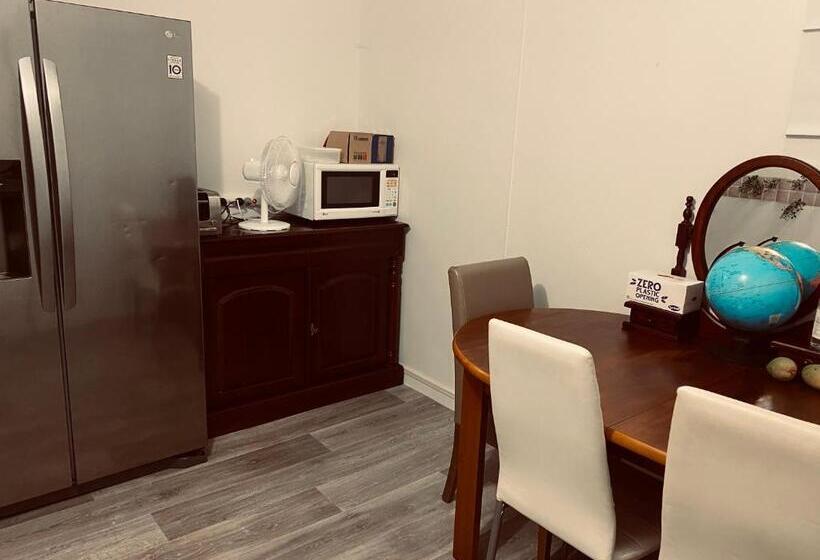 פנסיון Yny Guest House