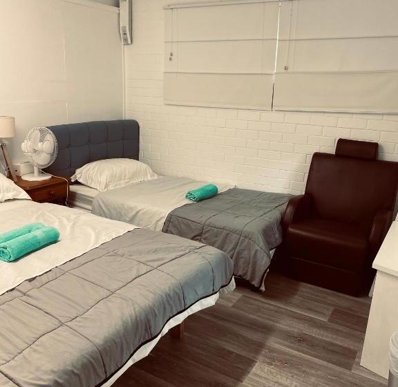 פנסיון Yny Guest House