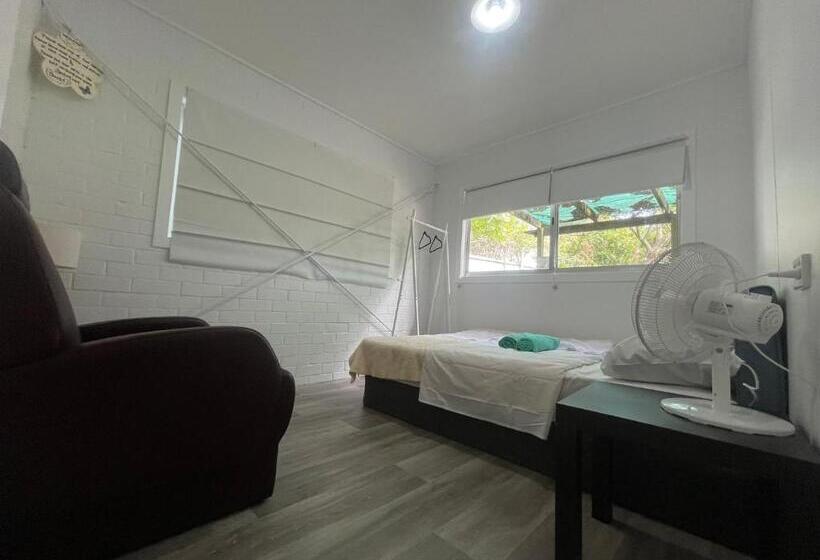 פנסיון Yny Guest House