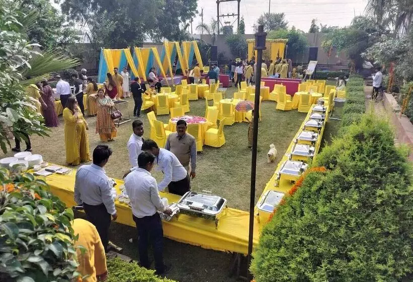 Shivhari Hotel & Resort