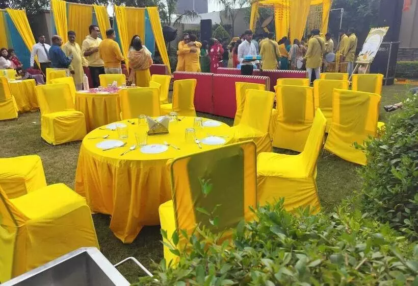 Shivhari Hotel & Resort