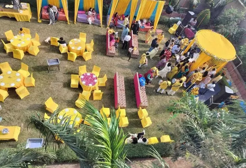Shivhari Hotel & Resort